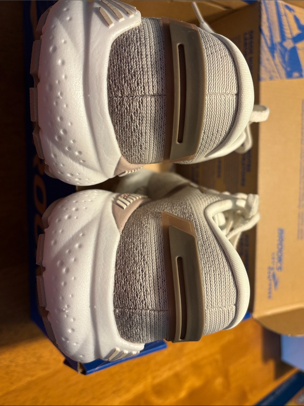 Brooks Ariel GTS 24 White and Silver Mesh Athletic Running Shoes - Picture 3 of 4